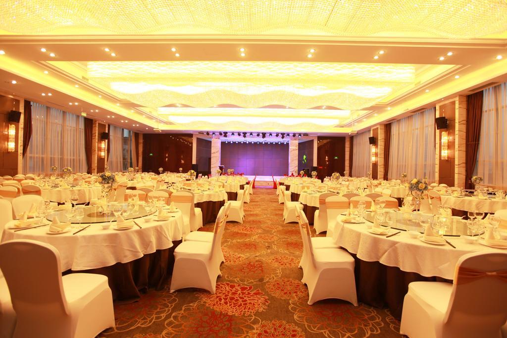 Chengdu Rising Butterfly Hotel Exterior foto